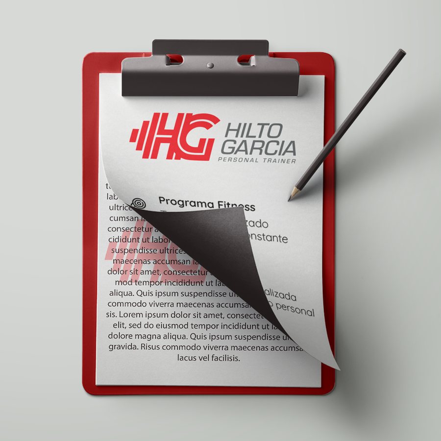 Prancheta com programa fitness Hilto Garcia
